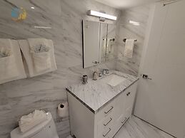 Alexander 611 3 Bedroom Apts by RedAwning