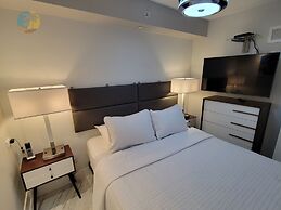 Alexander 611 3 Bedroom Apts by RedAwning