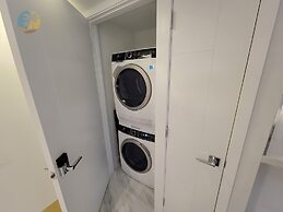 Alexander 611 3 Bedroom Apts by RedAwning