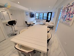 Alexander 611 3 Bedroom Apts by RedAwning