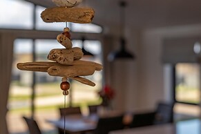 Hiraeth - Luxury Lodge With Hot Tub Close to Beach