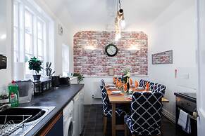 6 Bedroom City Centre Townhouse