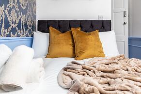 6 Bedroom City Centre Townhouse