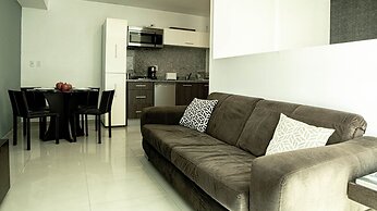 Tiny Apartment with Rooftop pool y GYM