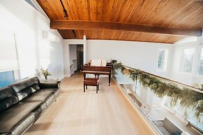 Mervue Estate at Crook Point