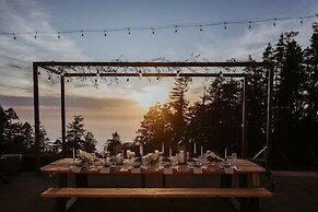 Mervue Estate at Crook Point