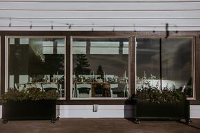 Mervue Estate at Crook Point