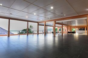 Grapetree Bay Hotel & Villas