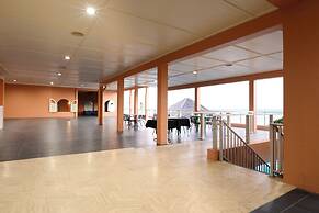 Grapetree Bay Hotel & Villas