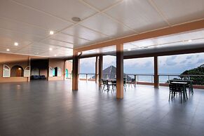 Grapetree Bay Hotel & Villas