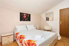 Holiday Home Mons Aureus