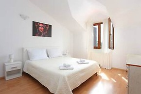 Holiday Home Mons Aureus