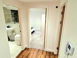 1-bedroom Aprt in Salford- Freeparking- Sleeps3