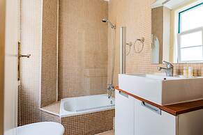 1BR Apartment - Downtown Lisbon - Chiado