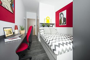 Yugo Explore - Arran House