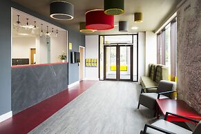 Yugo Explore - Arran House