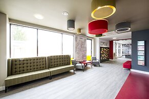 Yugo Explore - Arran House