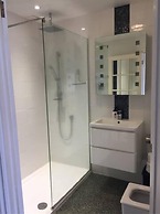 Home by the Sea Quirky Three Bedroom Family House