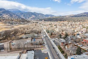 1BD Suitenear Old Colorado City & Hiking!dogs Welcome!