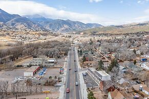 1BD Suitenear Old Colorado City & Hiking!dogs Welcome!