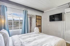 1BD Cozy Suiterestaurants & Hiking!dogs Welcome