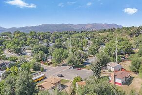 4brnear Garden Of The Gods With Large Yard