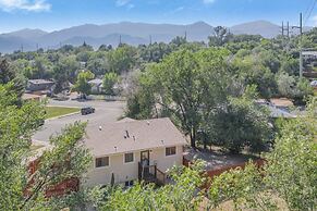 4brnear Garden Of The Gods With Large Yard