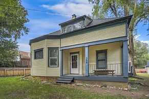 3bdcheyenne Mtn Suburbsrestaurants & Hiking