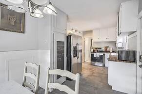 3bdcheyenne Mtn Suburbsrestaurants & Hiking