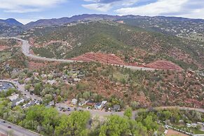 2BR Manitou Get Away Close To Everything!