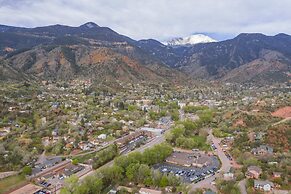 2BR Manitou Get Away Close To Everything!