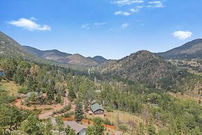 3BD Cowboy Cabin Pikes Peak Mountain Log Cabin