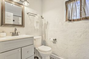 2BD Cozy Retreatclose to Red Rocksdogs Welcome!