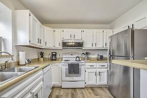 3brstate Park&mountainsnearby Lake