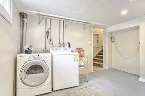 2BR Central Location Big Backyard & Dog Friendly!