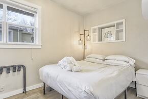 2BR Central Location Big Backyard & Dog Friendly!