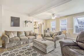 2BR Central Location Big Backyard & Dog Friendly!