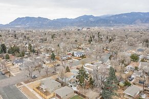 2BR Central Location Big Backyard & Dog Friendly!