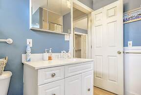 2BR Central Location Big Backyard & Dog Friendly!