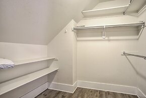 3brminutes to Downtowndog Friendly