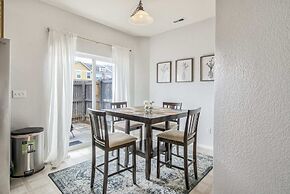 3brmodern Homenearby Parks & Mountains