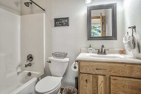 4BD Quiet Ranch Setting Historical Canyon Views