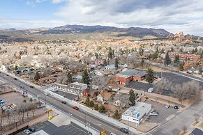 1BD Suite Trails & Garden of the Gods Dogs Welcome!