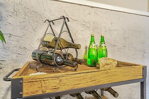 Crystal Cabin Pikes Peak Mountain w/ Wine Cellar