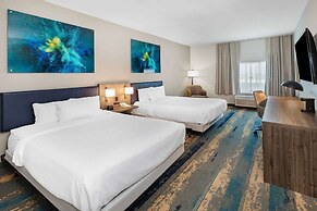 La Quinta Inn & Suites by Wyndham Galveston North at I-45