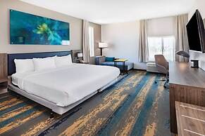 La Quinta Inn & Suites by Wyndham Galveston North at I-45