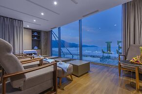 Le Sands Oceanfront Danang Hotel