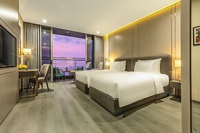 Le Sands Oceanfront Danang Hotel