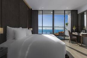 Le Sands Oceanfront Danang Hotel