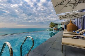 Le Sands Oceanfront Danang Hotel